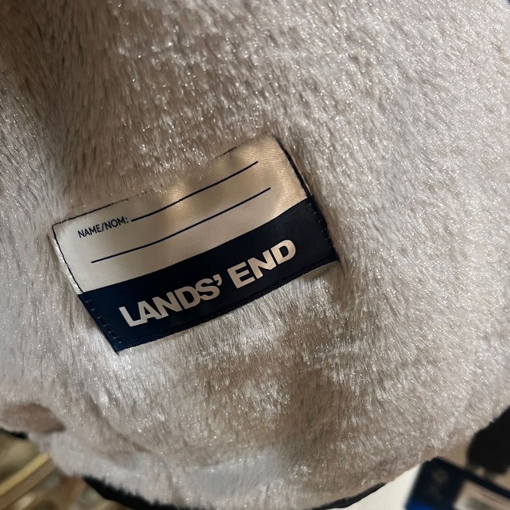 BRAND NEW Lands' End Girl’s Black Puffer Jacket with Hood - Picture 5 of 11